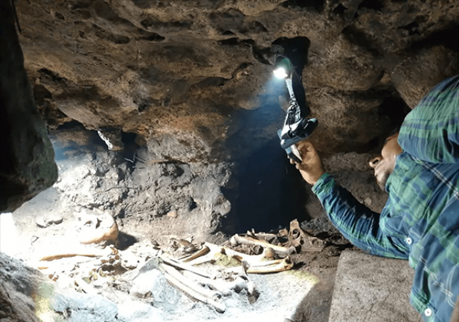 komora grobowa majow