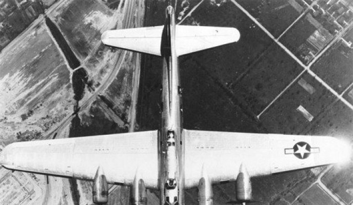 big_783px-B-17dorsalview