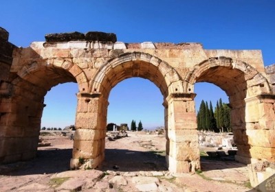 pamukkale frontinus kapisi